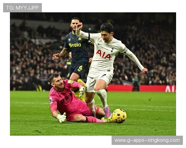 孙兴慜抢点势大力沉破门,热刺振奋 孙兴慜抢点势大力沉破门,热刺振奋