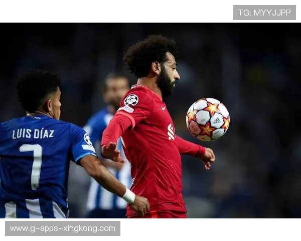 波尔图连续传递让对手顾此失彼，完美演绎足球艺术